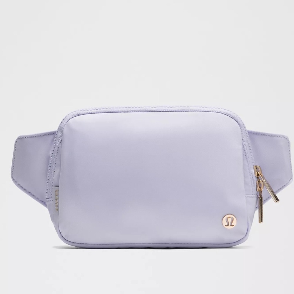 NWT Lululemon Everywhere Belt Bag 2L Volume Serene Blue